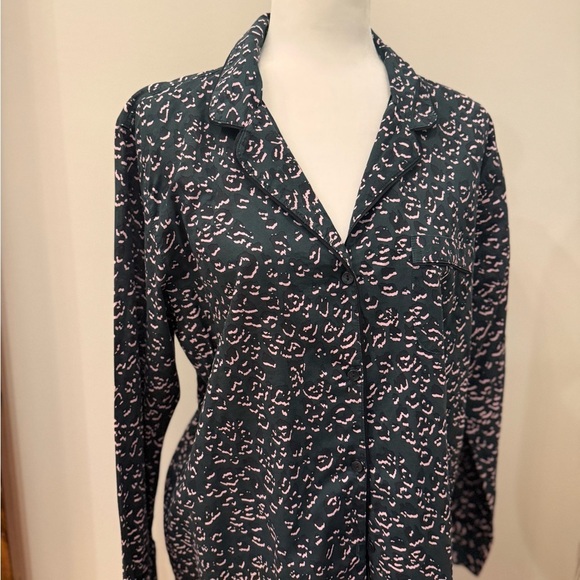 Victoria’s Secret cotton Long Sleeve Button Up Green Leopard Night Shirt Size M - Picture 10 of 11